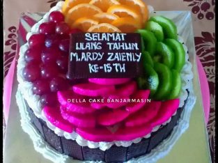 Kue ultah toping buah