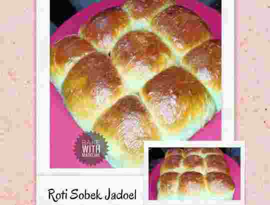 Roti Sobek Jadoel (Wisman)
 by Bake with Madeline