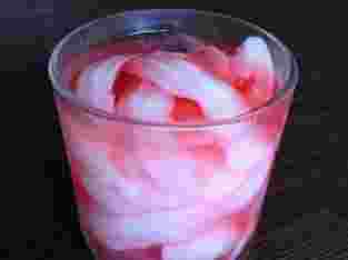 Es kelapa KW Strawberry