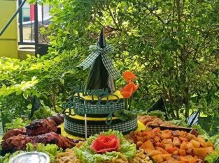 Terima Pesanan Tumpeng kuning porsi besar